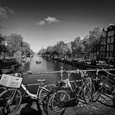 The Black Beauty Private Studio With Canal View From 1799 Ámsterdam Exterior foto