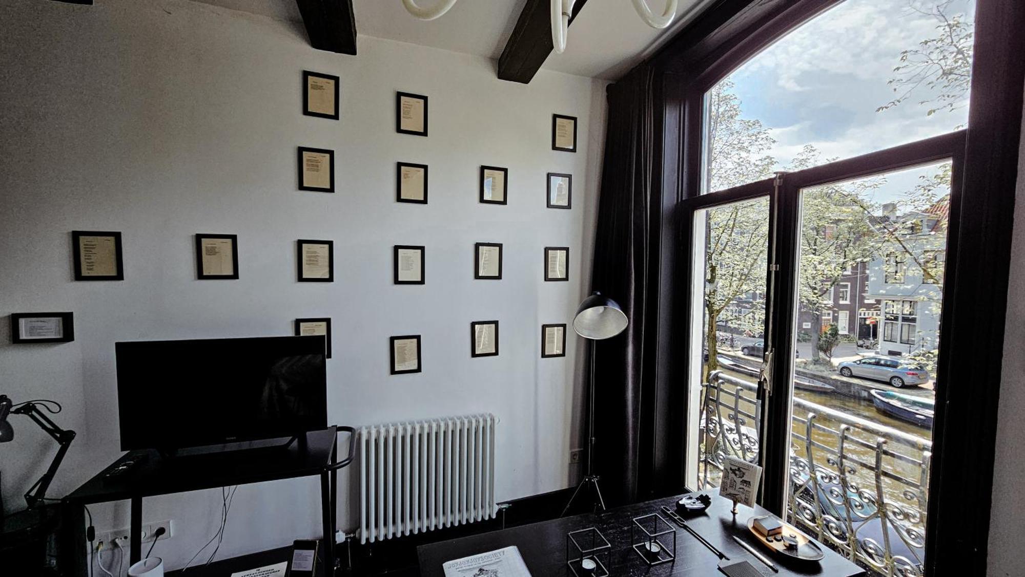 The Black Beauty Private Studio With Canal View From 1799 Ámsterdam Exterior foto